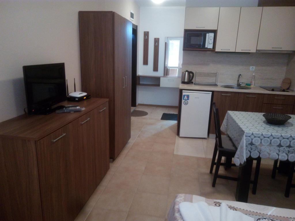 Apartments Vesi And Gery ポモリエ エクステリア 写真